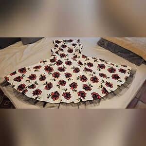 H&R | Floral PINUP Swing Dress